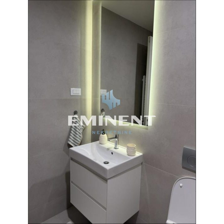 Trosoban stan za izdavanje, A Blok – Blok 67a, Beograd, 78m², 1.900 €/mes
