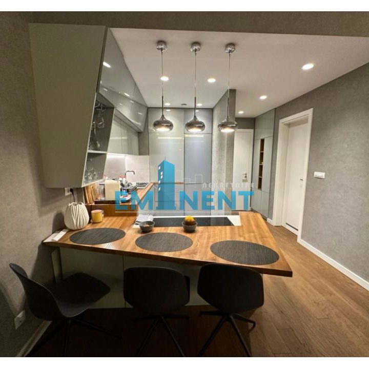Stan Izdavanje Beograd Blok 65 90 m2