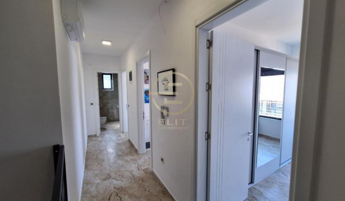 lokali-izdavanje-r1dpke87SQ Petosoban stan na prodaju, Sremska Kamenica, Novi Sad, 145m², 390.000 €