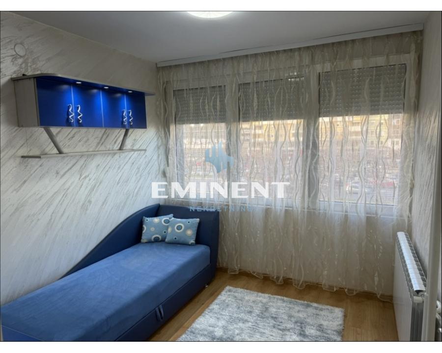 Trosoban stan za izdavanje, Blok 22, Beograd, 80m², 2. sprat, 1.000 €/mes