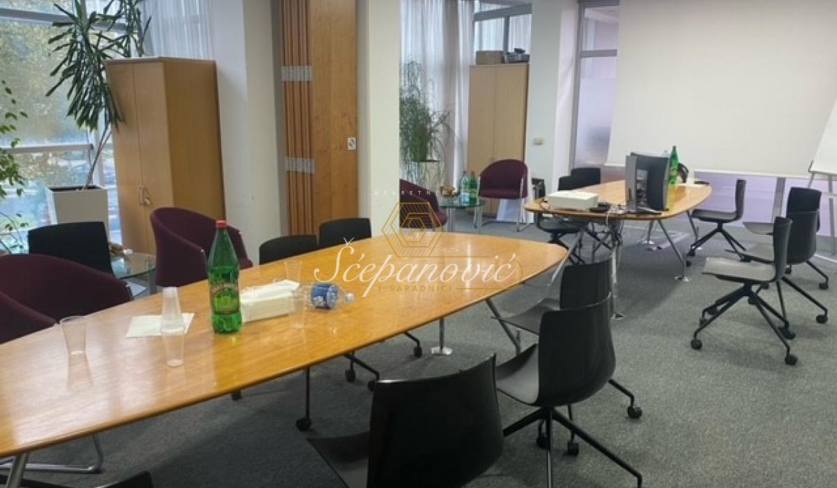 Lokal Izdavanje Novi Sad Lokal Izdavanje Novi Sad 353 m2