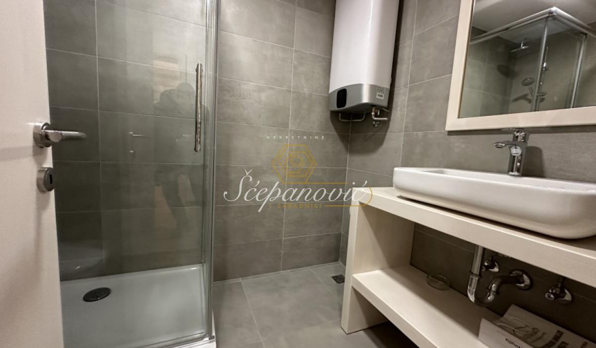 lokali-izdavanje-vclsltCZrR Petosoban stan na prodaju, Hram Svetog Save, Beograd, 128m², 619.900 €