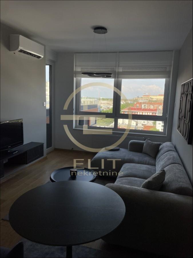 Dvosoban stan za izdavanje, Centar, Novi Sad, 40m², 900 €/mes