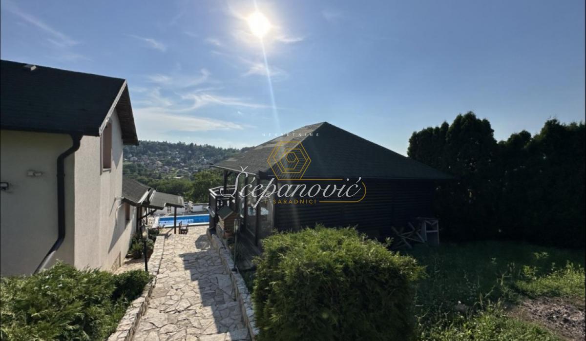 Kuća Prodaja Novi Sad  223 m2