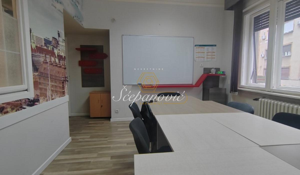 Višesoban stan na prodaju, Centar, Novi Sad, 155m², 500.000 €
