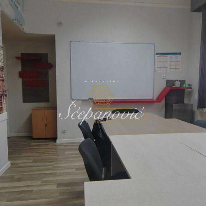 Višesoban stan na prodaju, Centar, Novi Sad, 155m², 500.000 €