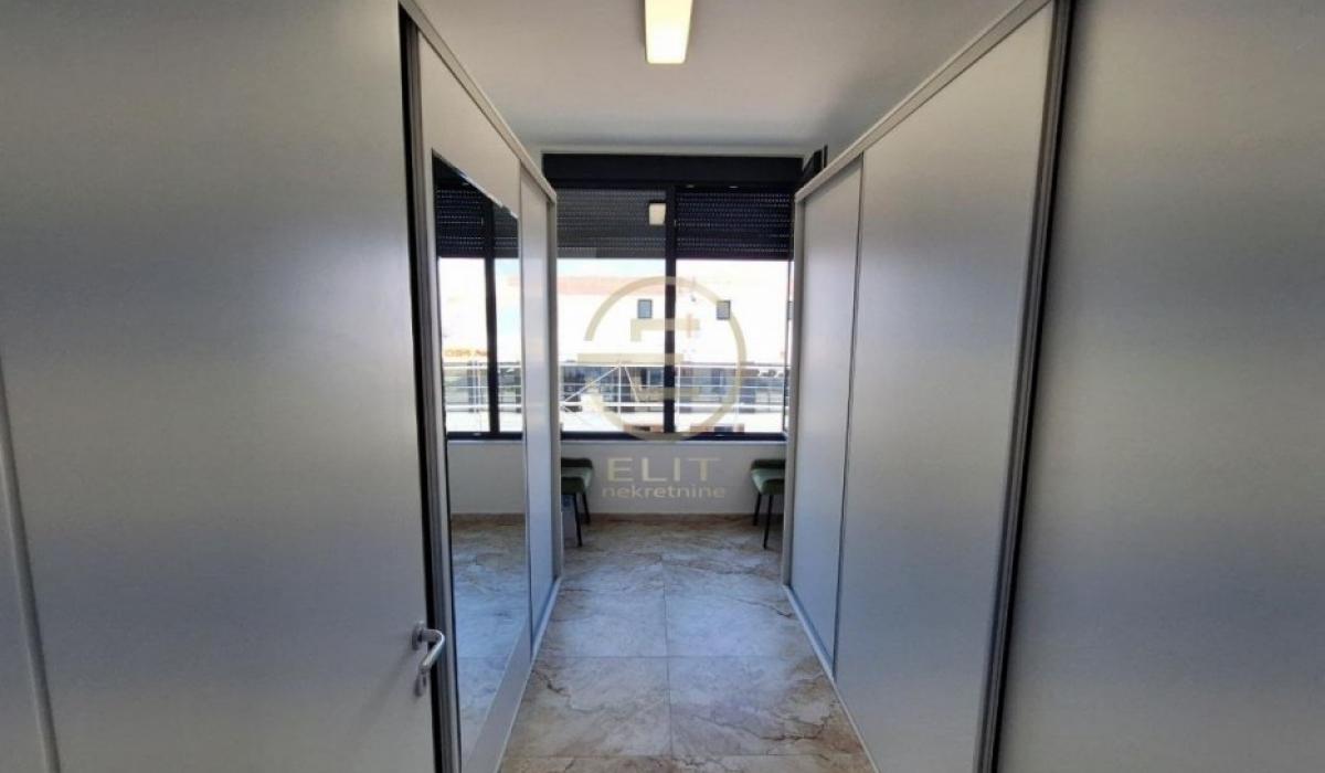 lokali-prodaja-4P0Mpju0zK Petosoban stan na prodaju, Sremska Kamenica, Novi Sad, 145m², 390.000 €