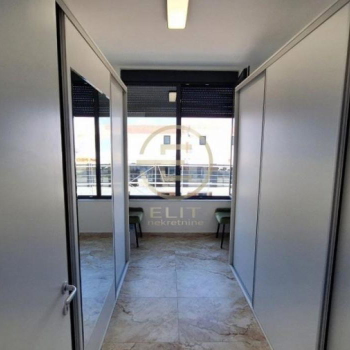 Petosoban stan na prodaju, Sremska Kamenica, Novi Sad, 145m², 390.000 €