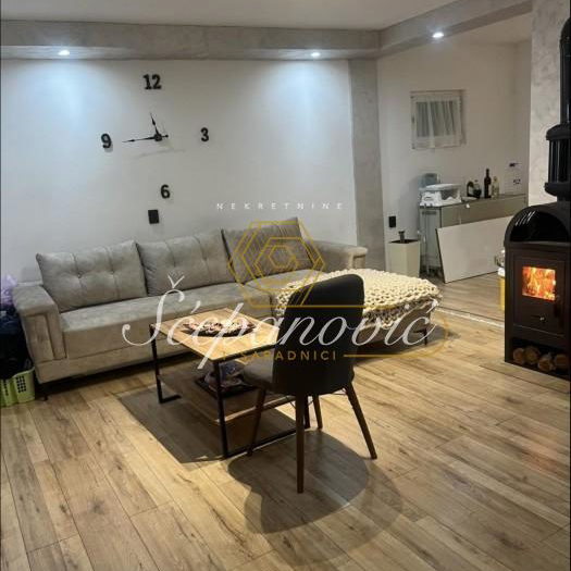 Kuća Prodaja Sremski Karlovci  56 m2