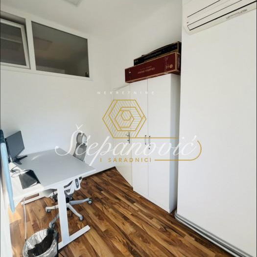 Četvorosoban stan na prodaju, Centar, Novi Sad, 131m², 450.000 €
