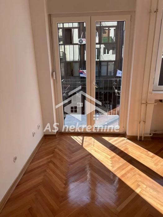 Stan Izdavanje Beograd Dorćol 78 m2
