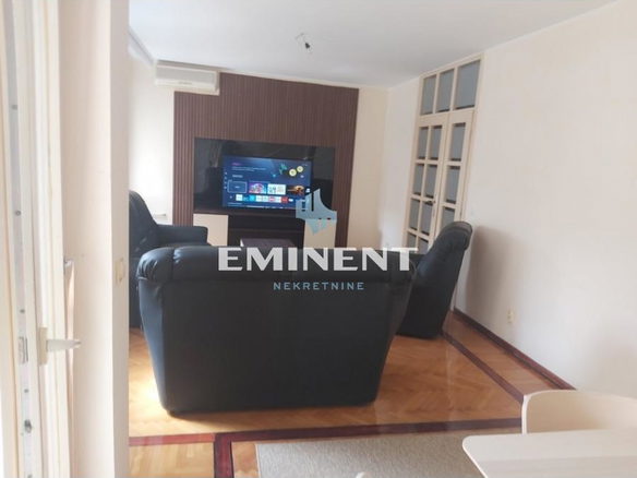 Stan Izdavanje Beograd Banovo Brdo 75 m2