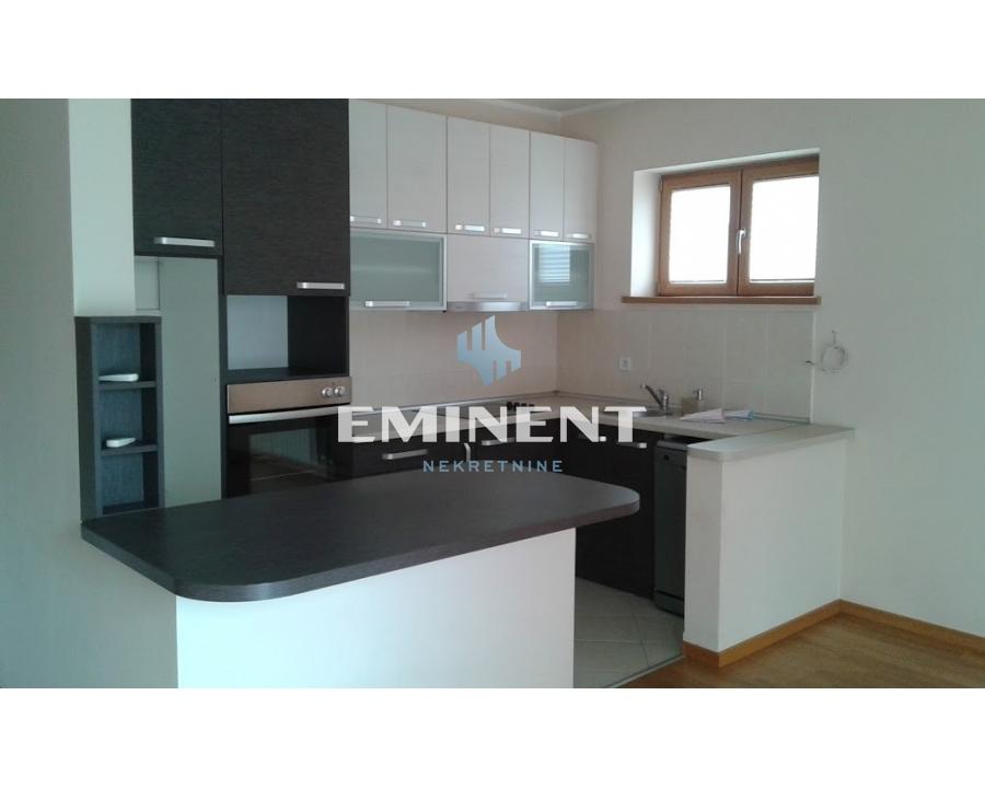 Četvorosoban stan za izdavanje, Lisičji Potok, Beograd, 115m², 1.300 €/mes