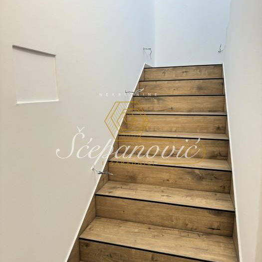Kuća na prodaju, Sremska Kamenica, Novi Sad, 226m², 390.000 €