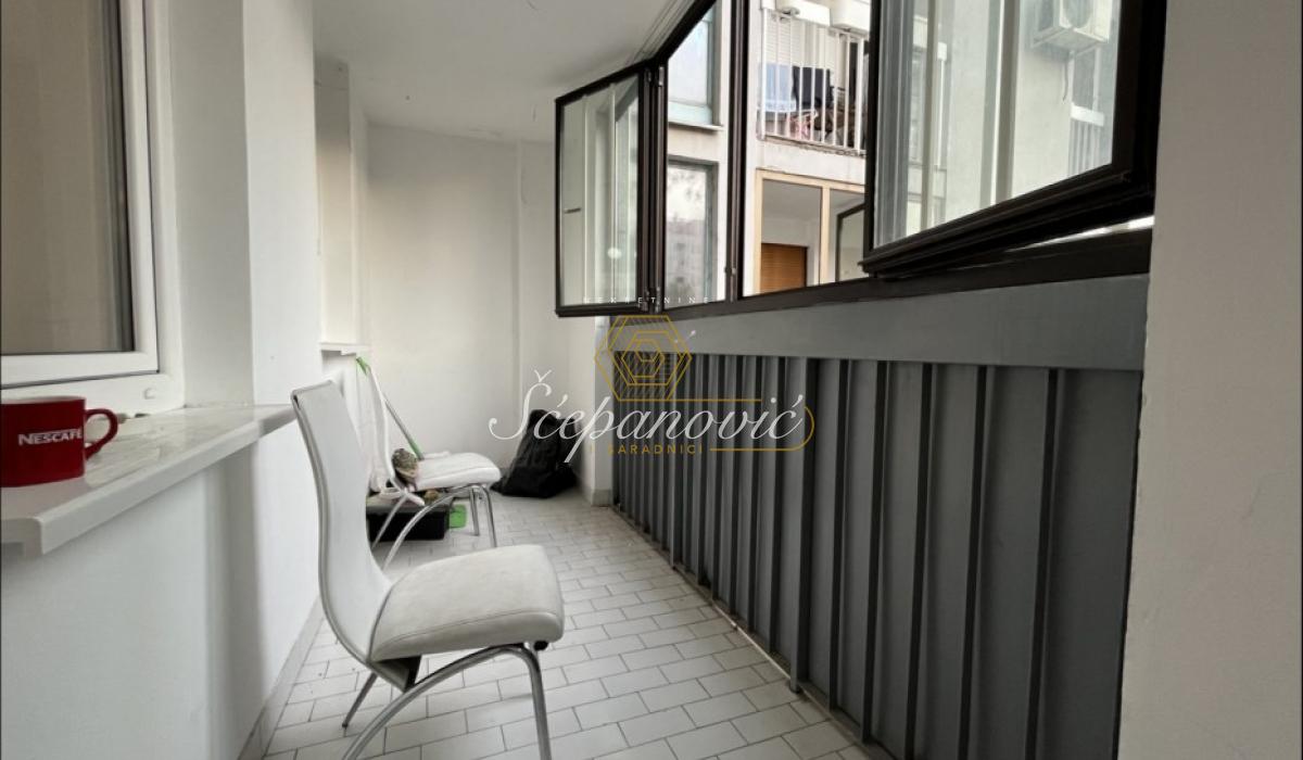lokali-prodaja-ABu0xpK9Io Četvorosoban stan na prodaju, Sajmište, Novi Sad, 96m², 240.000 €