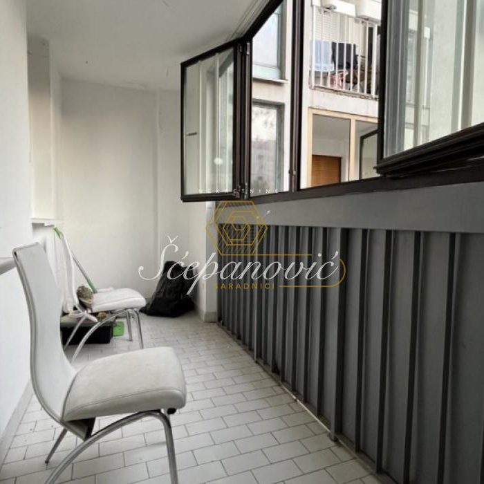 Četvorosoban stan na prodaju, Sajmište, Novi Sad, 96m², 240.000 €