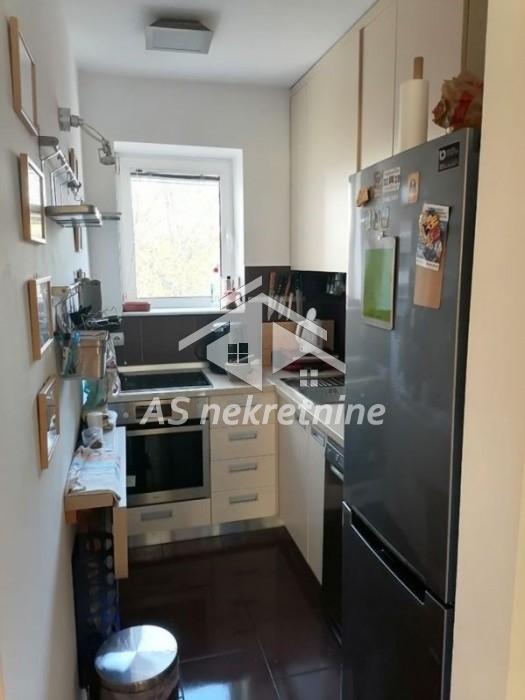 Stan Izdavanje Beograd Kalenić Pijaca 50 m2