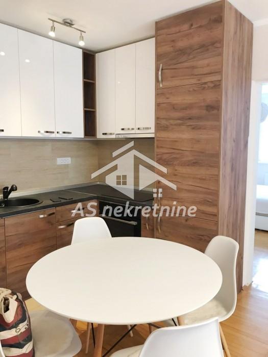 Stan Izdavanje Beograd Dedinje 72 m2