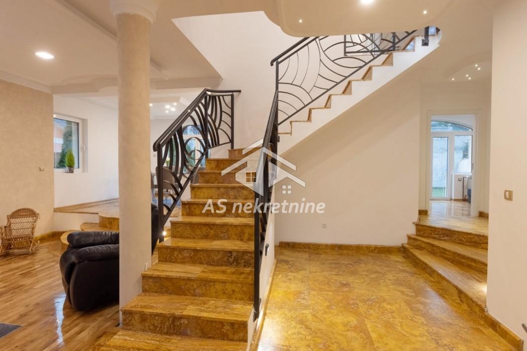 Kuća za izdavanje, Jajinci, Beograd, 417m², 3.000 €/mes