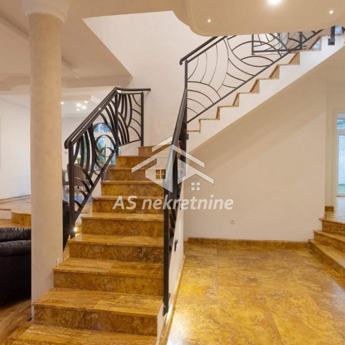 Kuća za izdavanje, Jajinci, Beograd, 417m², 3.000 €/mes