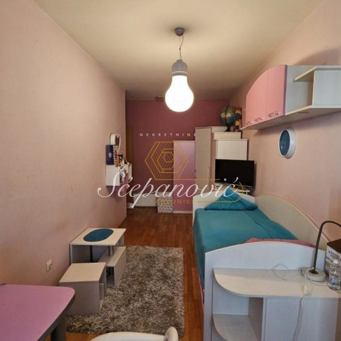 Četvorosoban stan na prodaju, Bulevar Oslobođenja, Novi Sad, 134m², 299.000 €