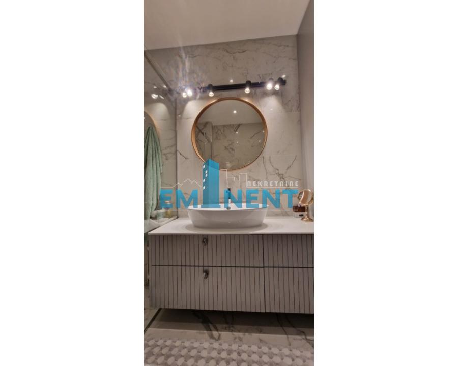 lokali-prodaja-EQssXi8txL Četvorosoban stan na prodaju, Blok 65, Beograd, 123m², 713.400 €