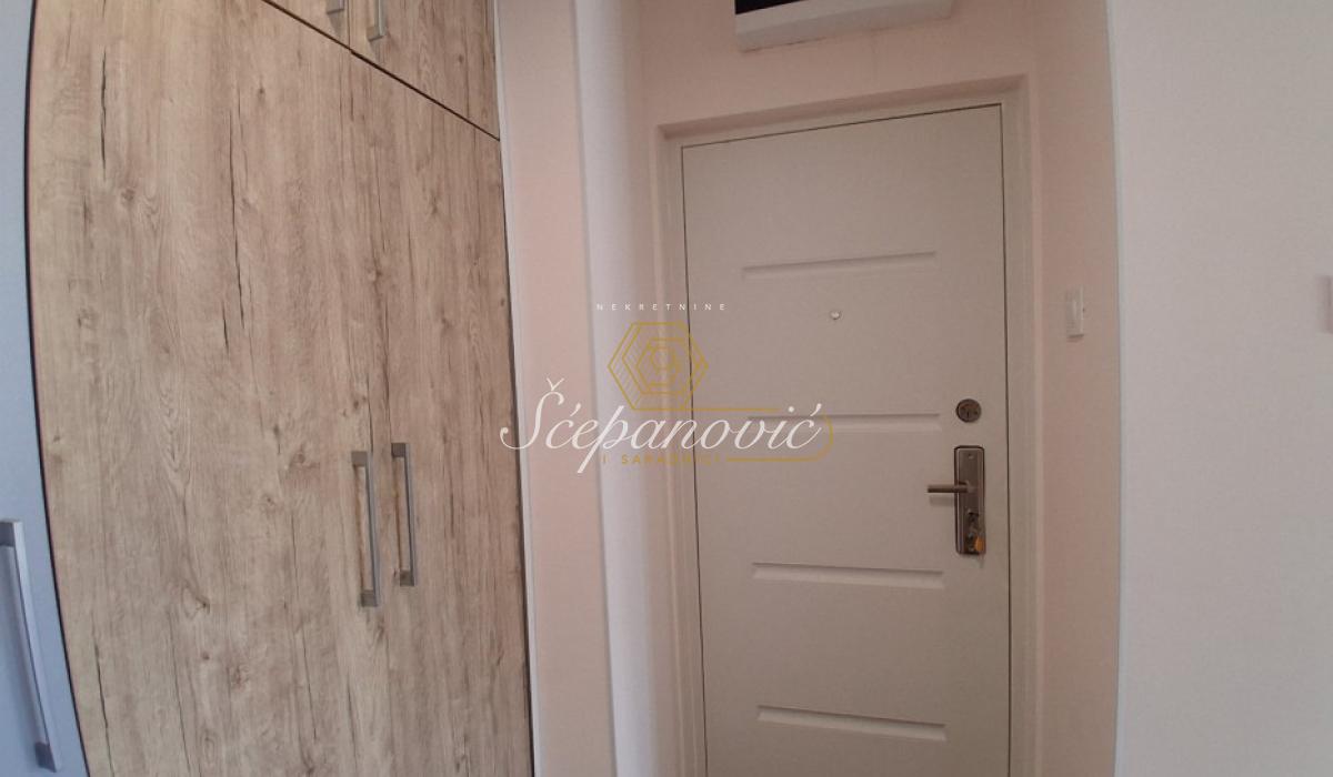 Trosoban stan na prodaju, Bulevar Oslobođenja, Novi Sad, 76m², 205.200 €