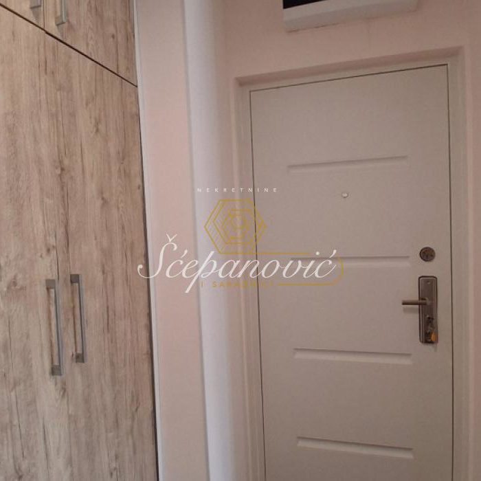 Trosoban stan na prodaju, Bulevar Oslobođenja, Novi Sad, 76m², 205.200 €