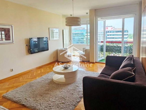 Stan Izdavanje Beograd Blok 23 73 m2