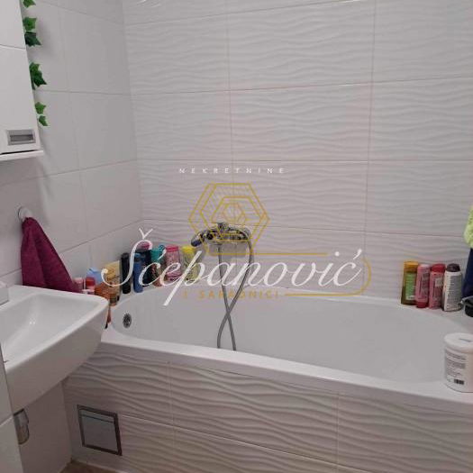 Četvorosoban stan na prodaju, Bulevar Patrijarha Pavla, Novi Sad, 83m², 174.300 €