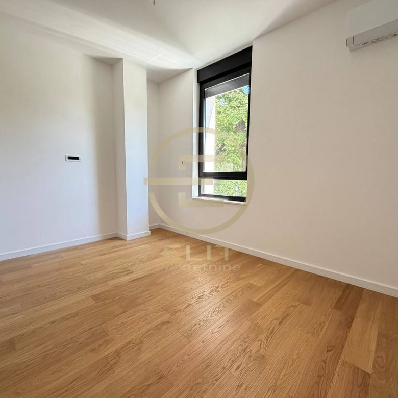 Četvorosoban stan na prodaju, Centar, Novi Sad, 120m², 588.000 €