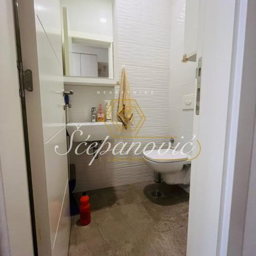 Trosoban stan na prodaju, Rotkvarija, Novi Sad, 56m², 240.000 €