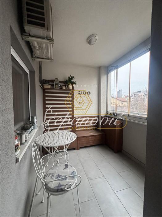 lokali-prodaja-LzmhZuBRJ0 Četvorosoban stan na prodaju, Centar, Novi Sad, 113m², 469.000 €