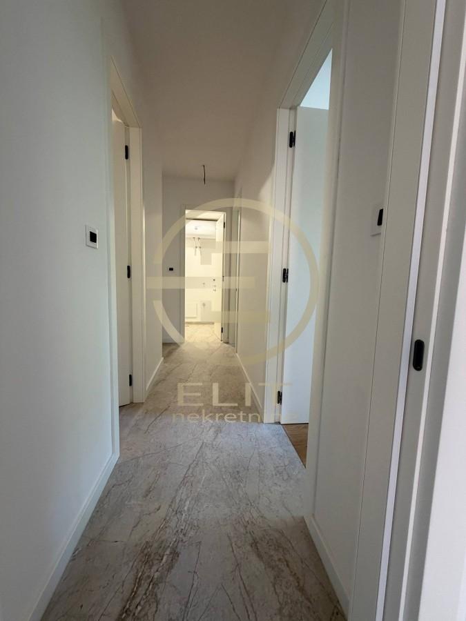lokali-prodaja-NF8h71mcvQ Četvorosoban stan na prodaju, Centar, Novi Sad, 120m², 588.000 €