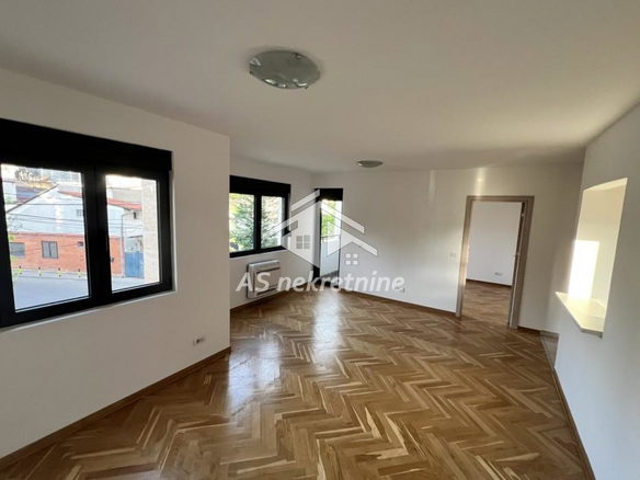 Stan Izdavanje Beograd Autokomanda 78 m2