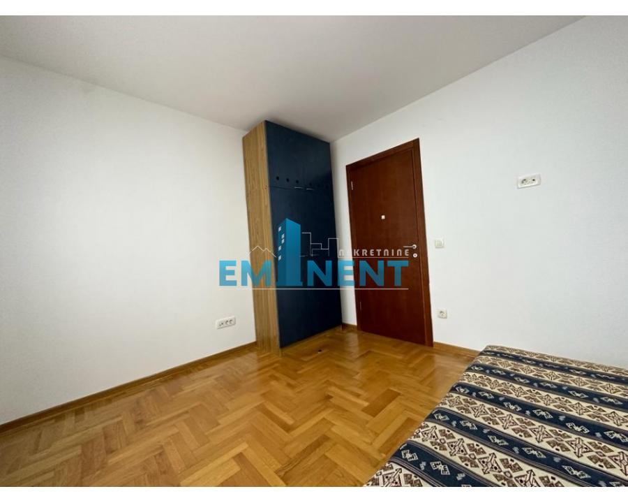 Trosoban stan za izdavanje, Autokomanda, Beograd, 80m², 700 €/mes