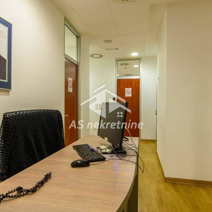 Lokal Izdavanje Beograd Bežanijska Kosa 1 335 m2