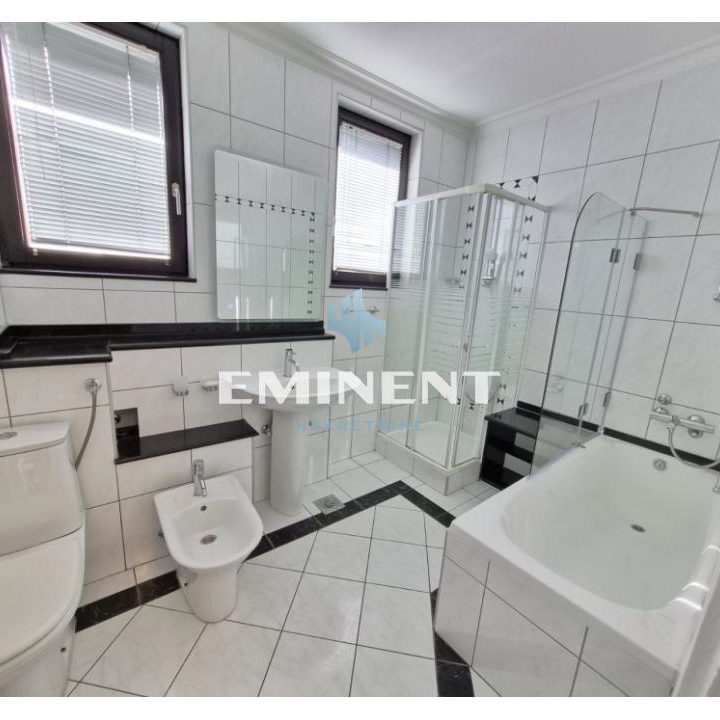 Kuća za izdavanje, Autokomanda, Beograd, 360m², 4.600 €/mes