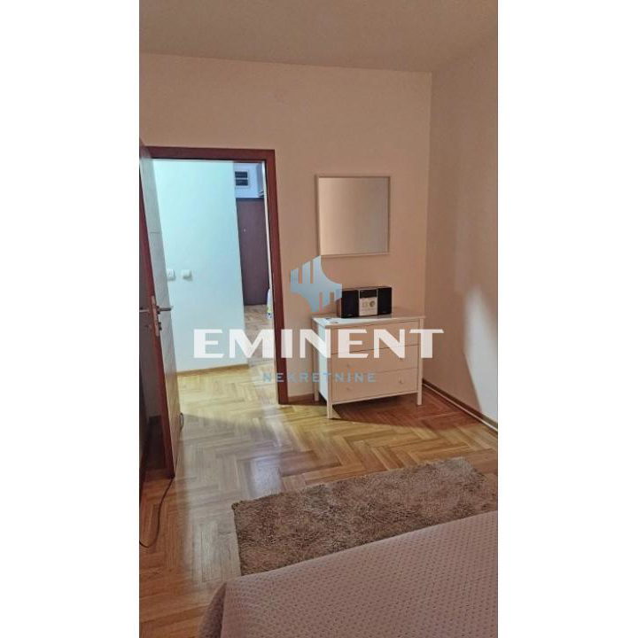 Trosoban stan za izdavanje, Južni Bulevar, Beograd, 64m², 1.000 €/mes