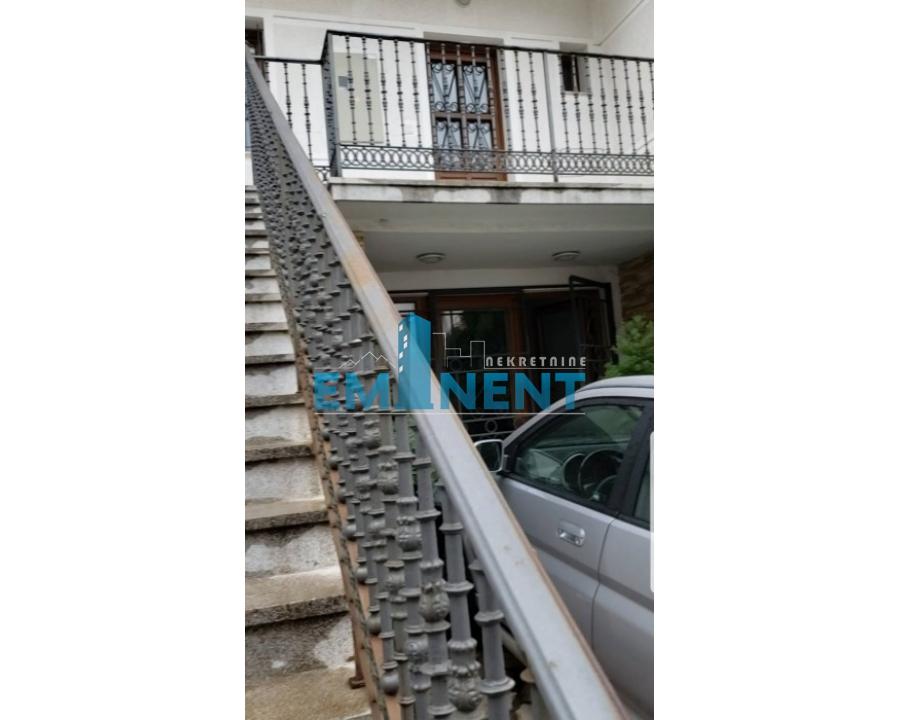 Kuća Izdavanje Beograd Dedinje 220 m2