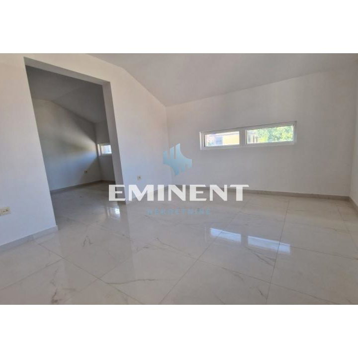 Kuća na prodaju, Surčin, Beograd, 345m², 450.000 €