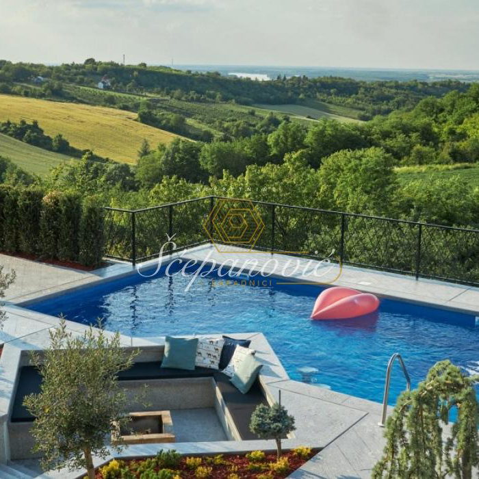 Kuća Izdavanje Sremski Karlovci  295 m2