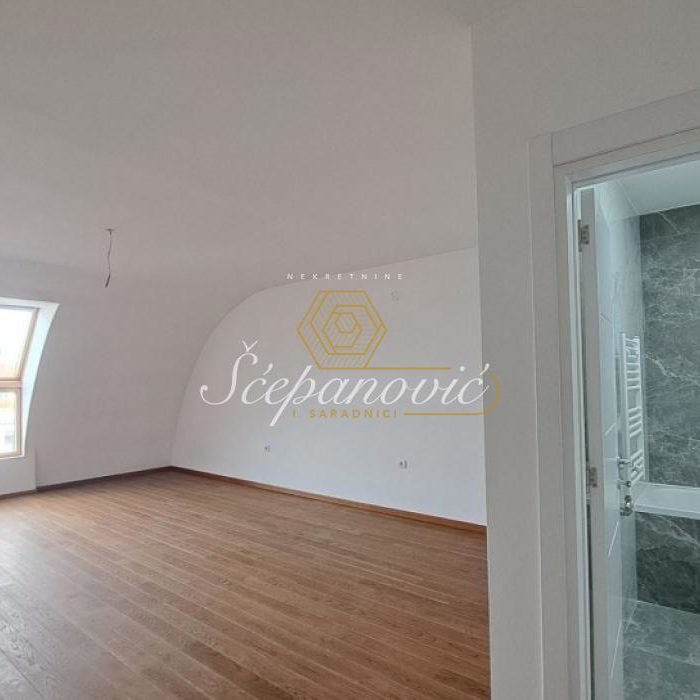 Stan Prodaja Novi Sad  207 m2