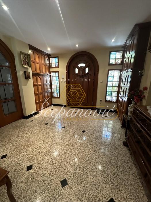 lokali-prodaja-beograd-5QU2Abbbwc Kuća na prodaju, Centar, Irig, 287m², 735.000 €