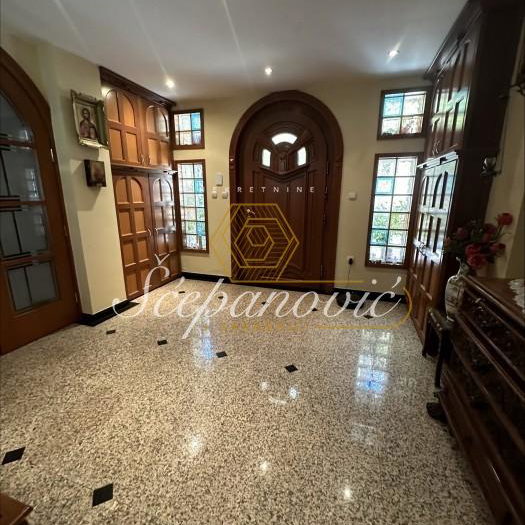 Kuća na prodaju, Centar, Irig, 287m², 735.000 €