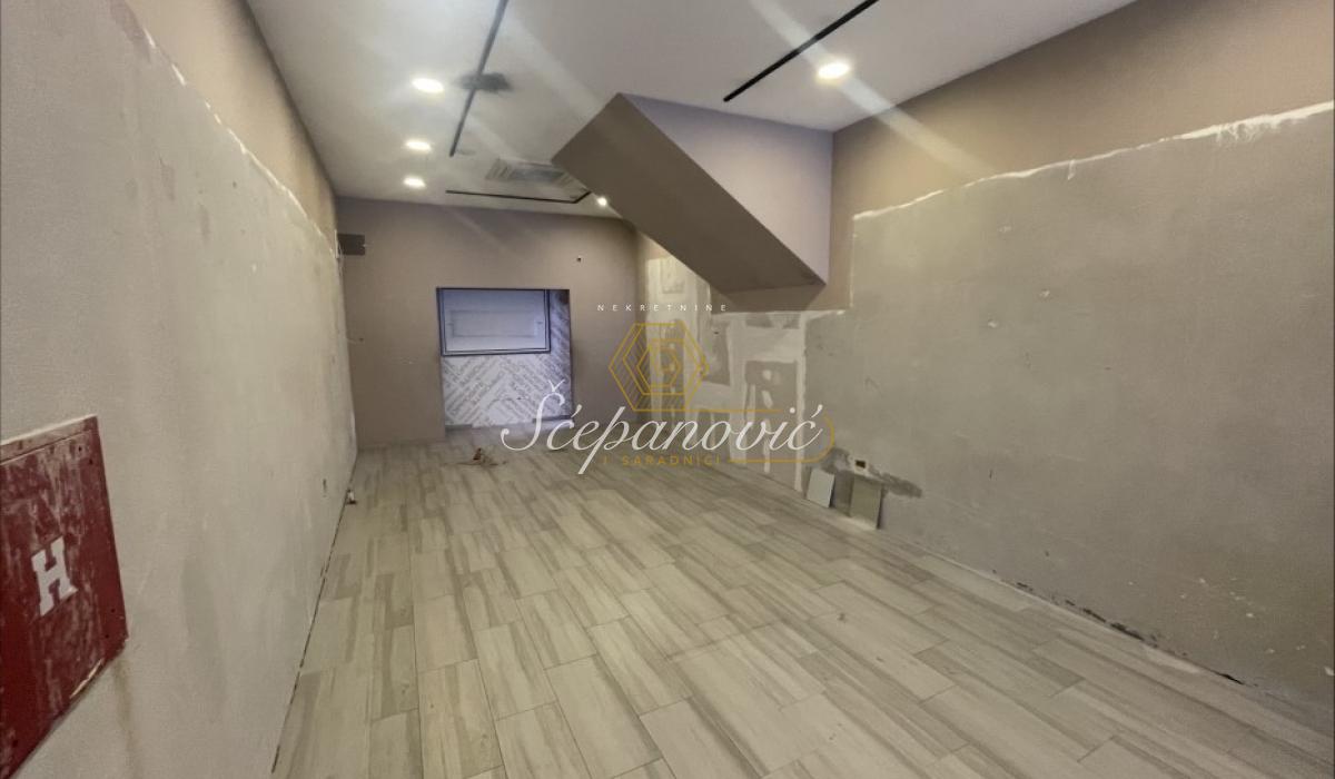 Lokal Izdavanje Novi Sad  150 m2