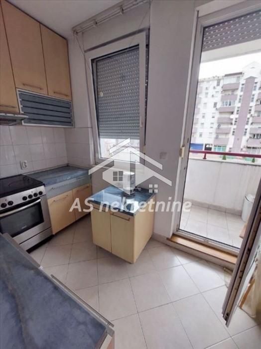 lokali-prodaja-beograd-7C4mPRncU0 Trosoban stan za izdavanje, Blok 25 – Arena, Beograd, 80m², 900 €/mes