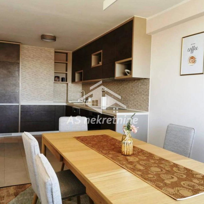 Stan Izdavanje Beograd  81 m2