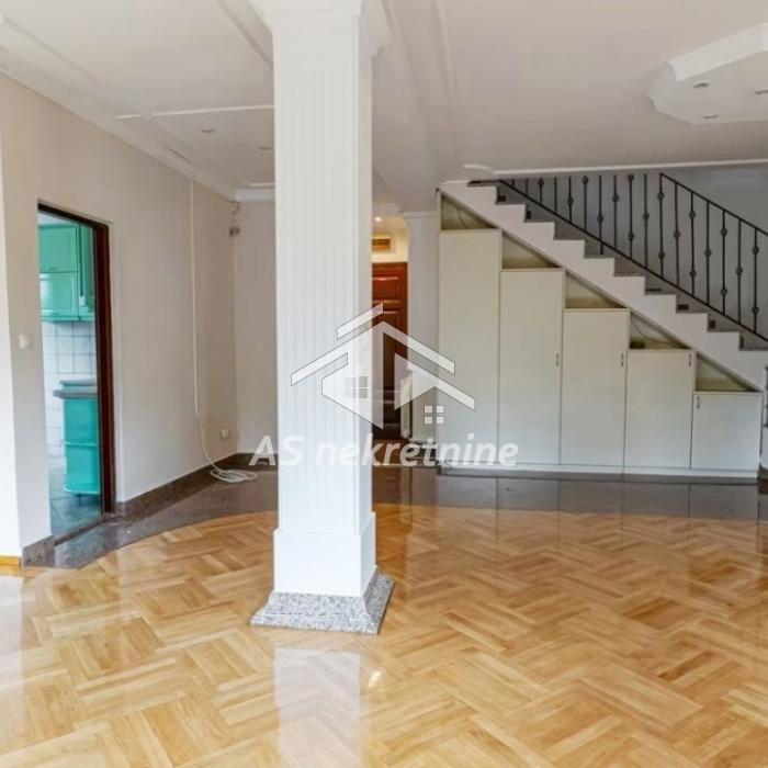 Stan Izdavanje Beograd Dedinje 210 m2