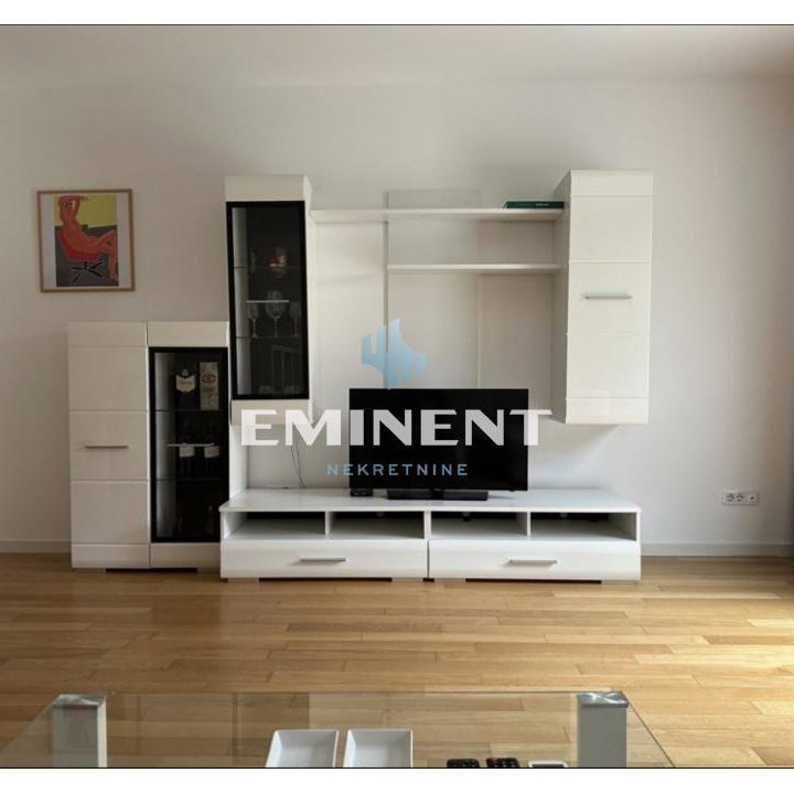 Stan Izdavanje Beograd  65 m2